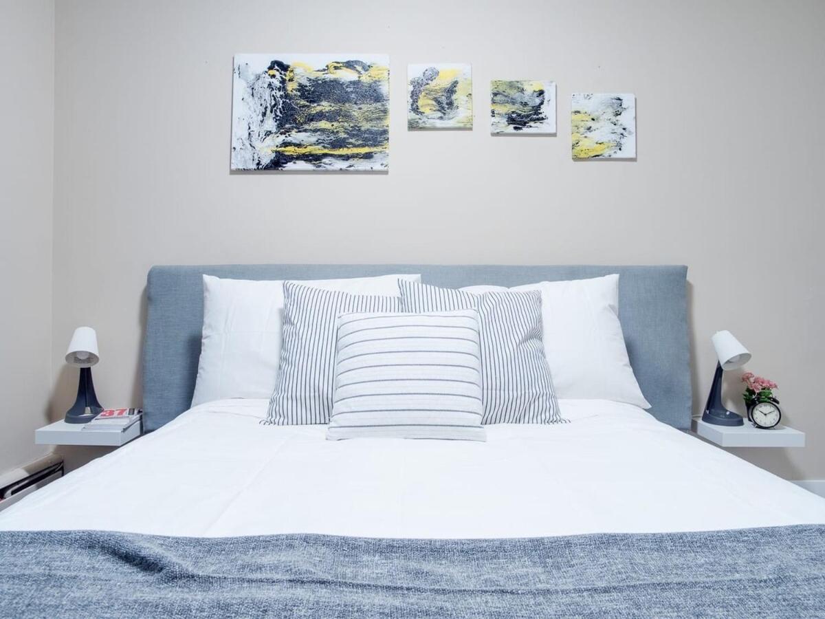 Gorgeous 2Br Condo W Parking Patio Coffee! YYC Exteriér fotografie