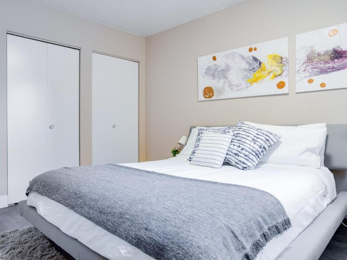 Gorgeous 2Br Condo W Parking Patio Coffee! YYC Exteriér fotografie