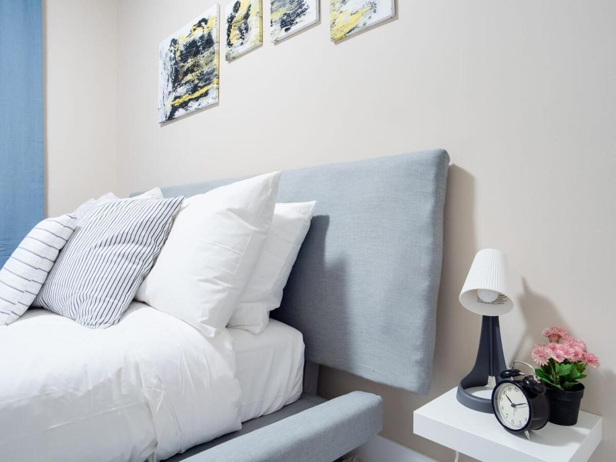 Gorgeous 2Br Condo W Parking Patio Coffee! YYC Exteriér fotografie