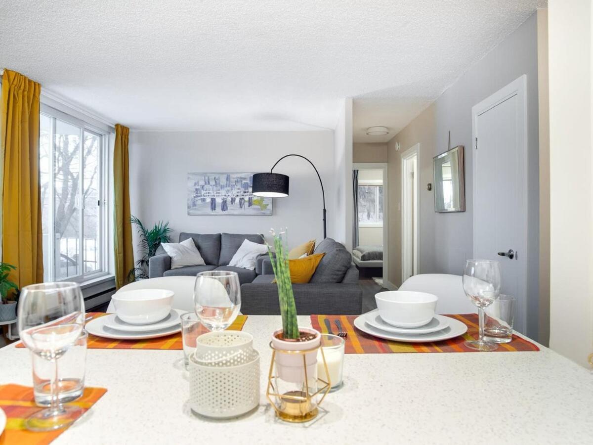Gorgeous 2Br Condo W Parking Patio Coffee! YYC Exteriér fotografie